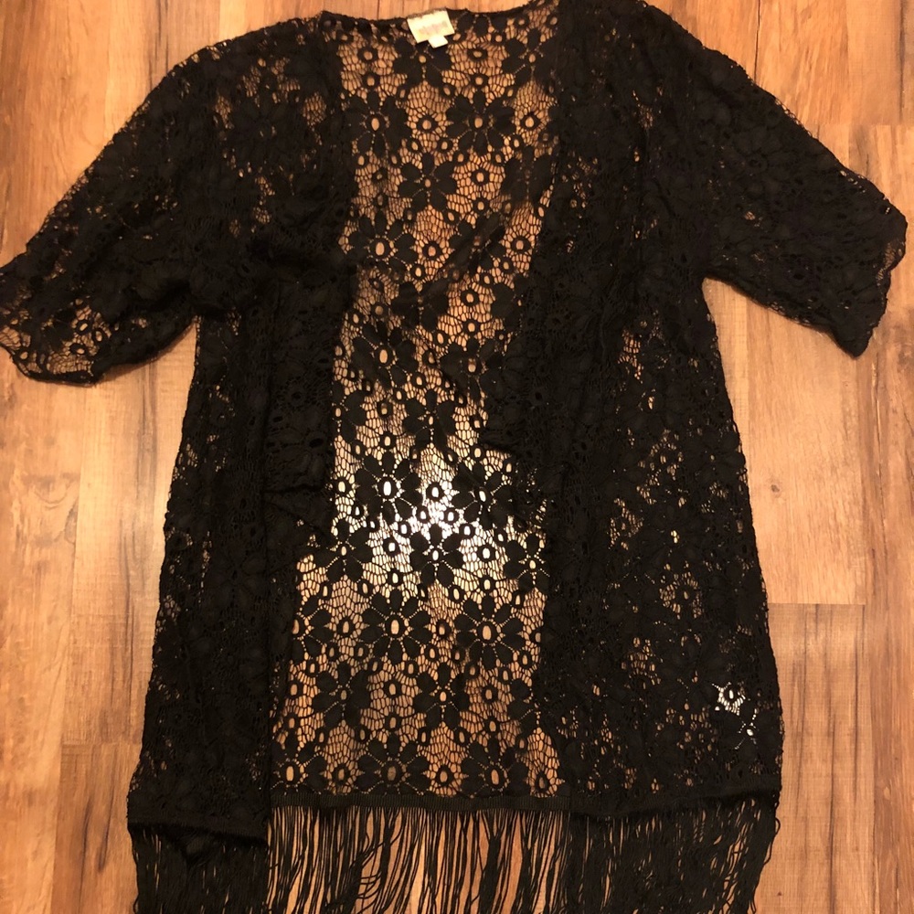 Lularoe black lace Monroe Fringe Kimono